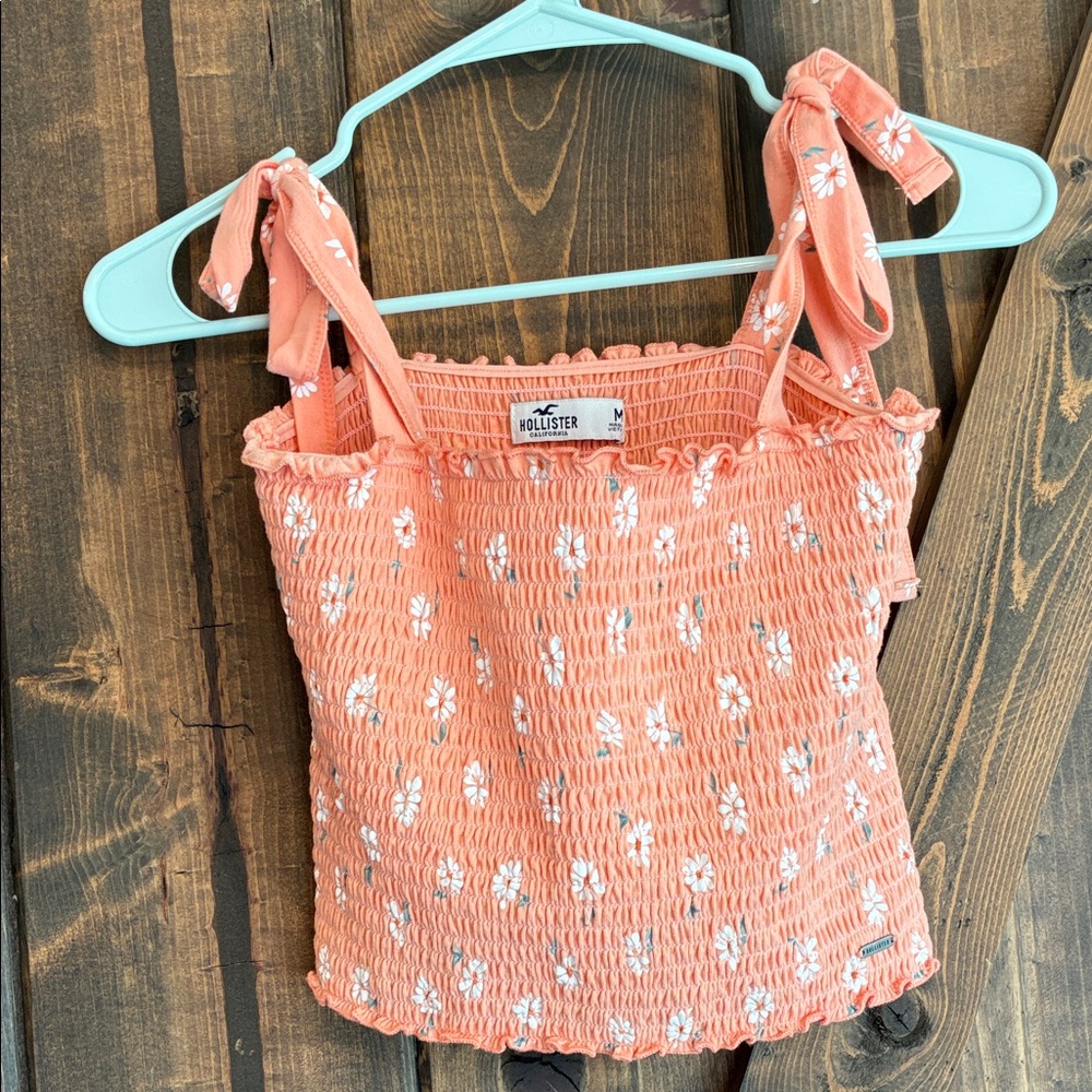 Hollister Women's Coral Floral Crop Top